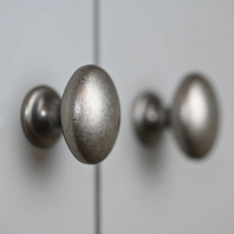 Schrankknauf Metalloptik